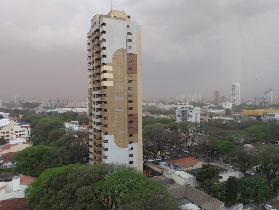 Nuvem de poeira cobre Maringá após passagem de vendaval O Fato Maringá