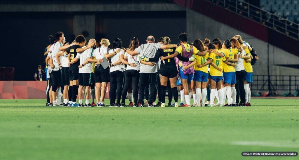 Seleção feminina perde para Canadá nos penaltis e dá adeus a Tóquio
                
                    Andressa Alves e Rafaelle desperdiçaram cobranças na derrota por 4 a 3