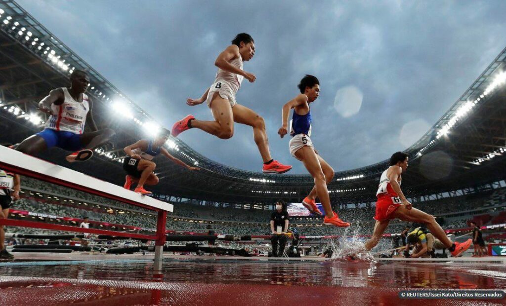 Estádio Olímpico de Tóquio sedia evento-teste de atletismo sem torcida
                
                    Local sediará cerimônias de abertura e encerramento dos Jogos