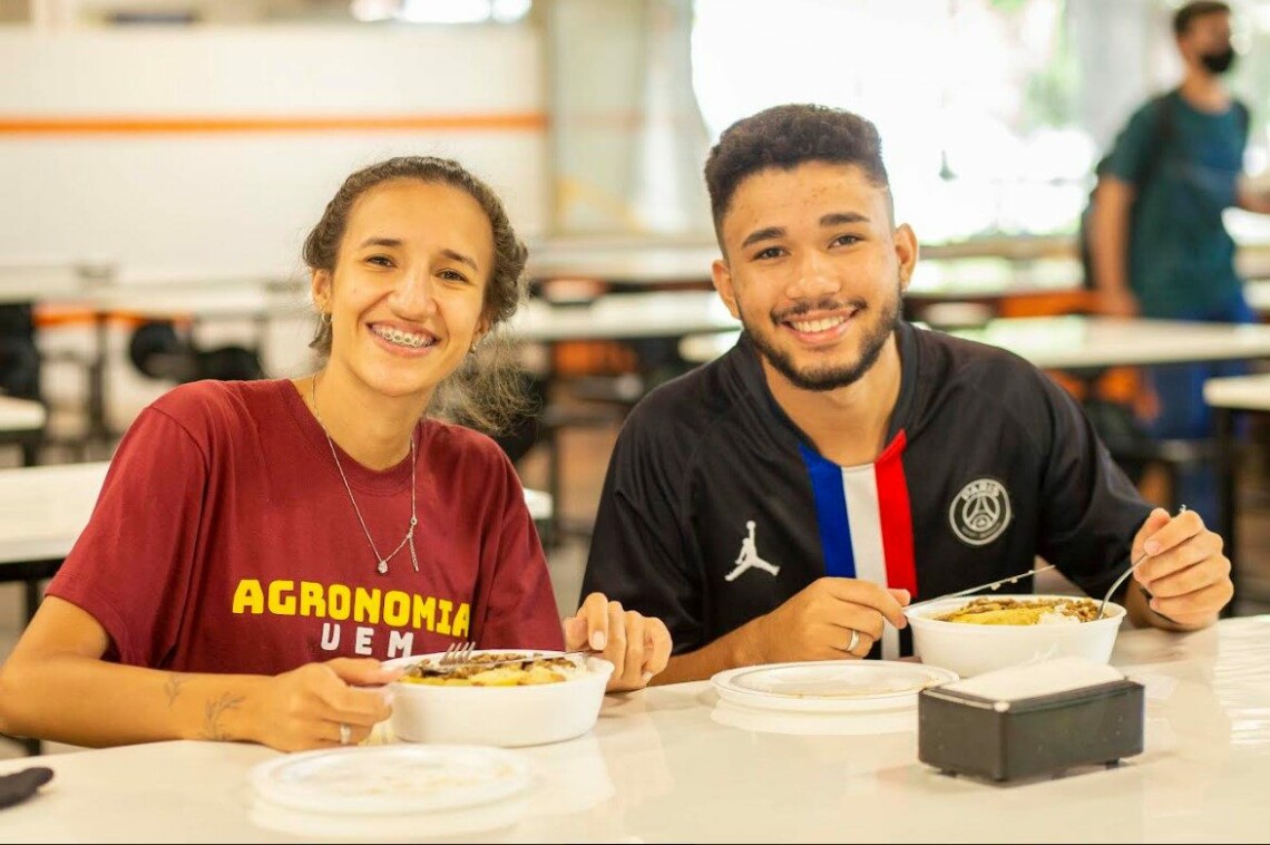 AUXÍLIO ALIMENTAÇÃO: UEM começa a distribuir marmitex a estudantes contemplados