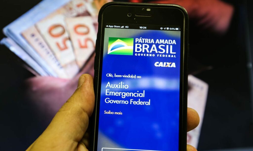 Auxílio emergencial é pago a beneficiários do Bolsa Família com NIS 4
                
                    Benefício varia de R$ 150 a R$ 375, dependendo da família