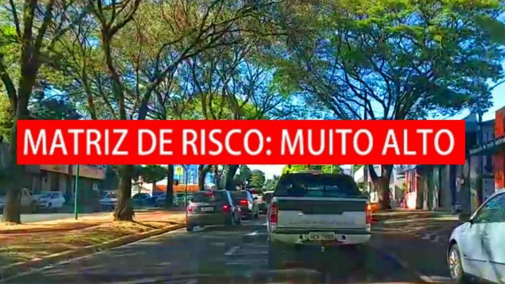 Maringá tem média de 10,5 mortes por dia no mês de abril. Cidade registra 10 mortes e 181 contágios
                
                    UTIs continuam lotadas. Veja os dados no boletim desta quinta, 8. Média de contágios em Abril é de 140 por dia.