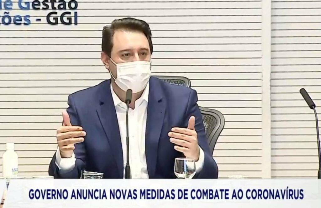 Ratinho anuncia quarentena de 14 dias em 7 regionais de saúde; Cornélio Procópio, Cianorte, Toledo, Cascavel, Foz do Iguaçu, Curitiba e Londrina
                
                    Maringá fica fora da quarentena. Faltam insumos para sedar pacientes que precisam ser entubados e médicos intensivistas de UTIs