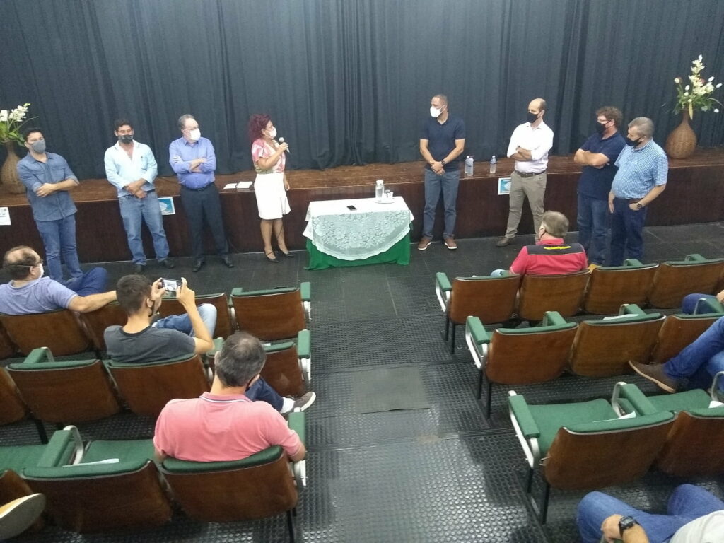 Presidente do Viapar falta a reunião com prefeitos de Mandaguari e Marialva, mas avisa: "Estrada Terra Roxa vai ficar aberta até nova reunião com prefeitos"