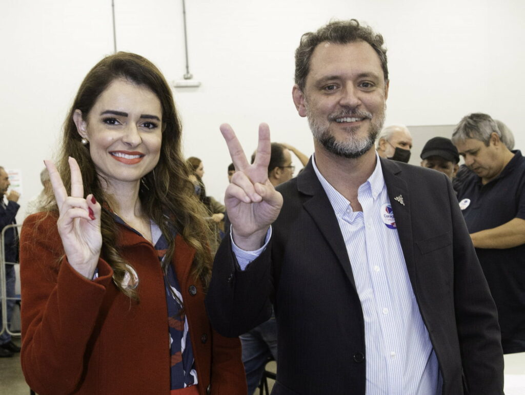 Leandro Vanalli e Gisele Mendes são eleitos Reitor e Vice-Reitora da UEM