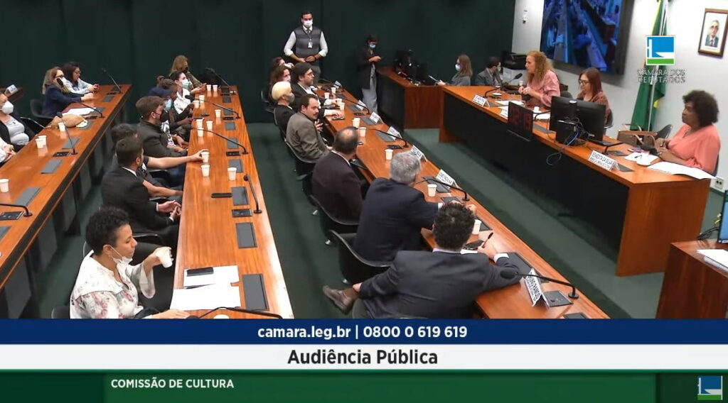 AO VIVO: Artistas participam da Comissão de Cultura na Câmara dos Deputados e pedem derrubadas dos vetos às Leis Aldir Blanc 2 e Paulo Gustavo