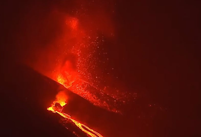 AO VIVO: Veja as imagens do vulcão em erupção em La Palma