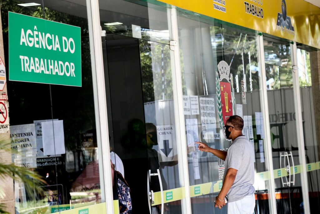 Agência do Trabalhador intermedia 202 vagas de trabalho para novo supermercado