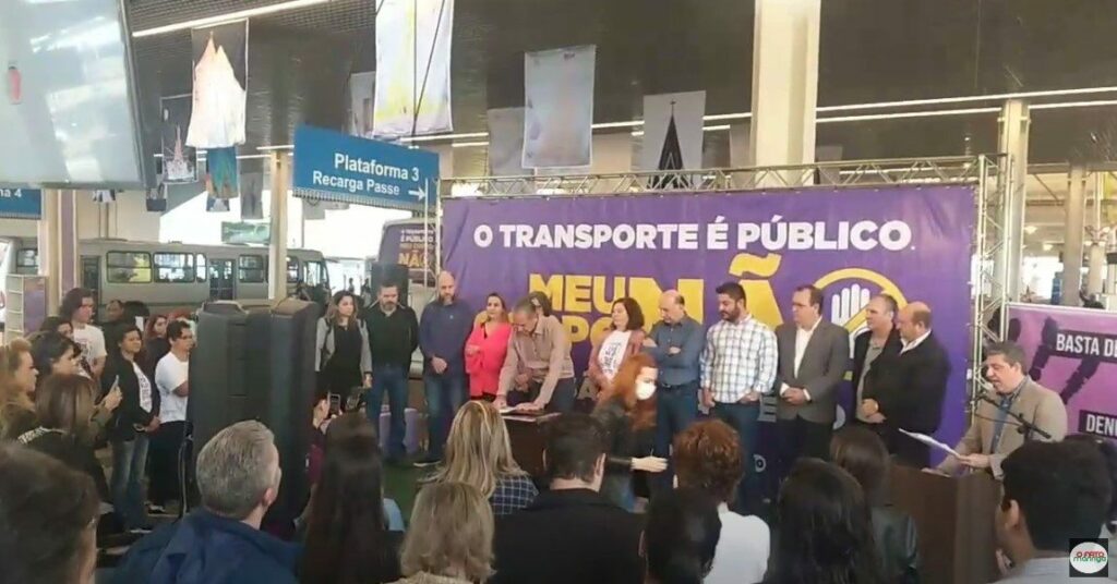 Agosto Lilás começa com assinatura do decreto que regulamenta Lei da campanha Busão Sem Assédio