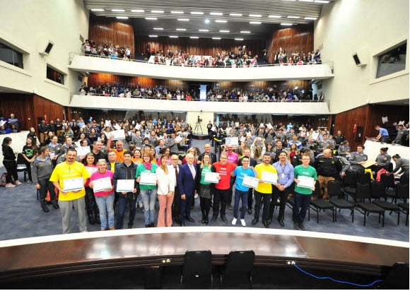 Assembleia Legislativa do Paraná realiza aulão  on-line preparatório para ENEM 2020
                
                    Em 2019 mais de 700 estudantes lotaram o plenário da Assembleia para acompanhar as aulas preparatórias para o Enem. Em 2020 o Aulão do Enem será realizado de forma on-line.. Créditos: Dálie Felberg/Alep