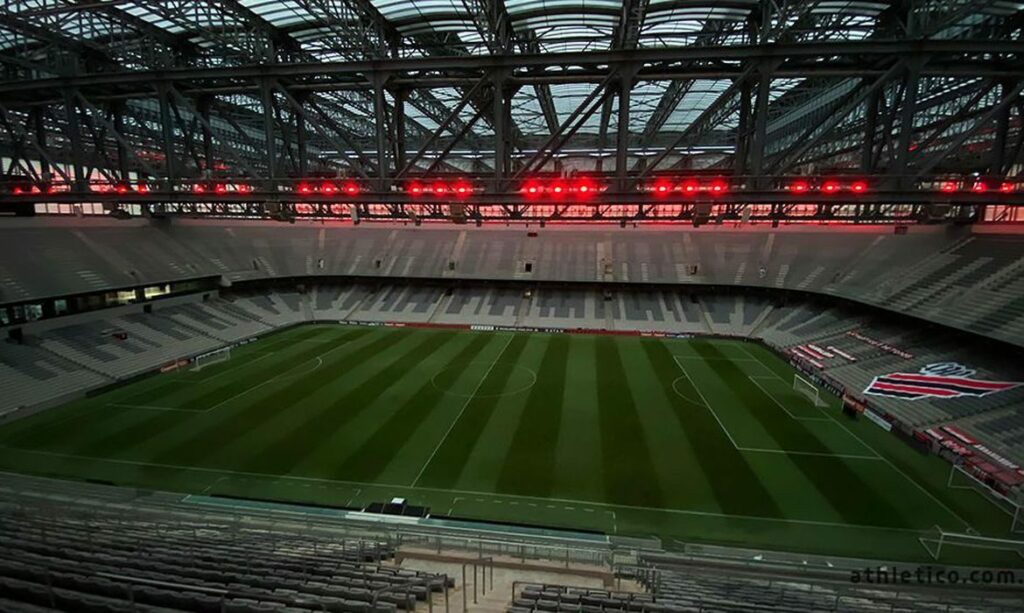 Athletico-PR e Flamengo fazem duelo de estreia na Copa do Brasil
                
                    ogo das oitavas de final será transmitido ao vivo na Rádio Nacional