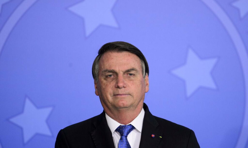 Bolsonaro diz que governo federal não comprará vacina CoronaVac 2