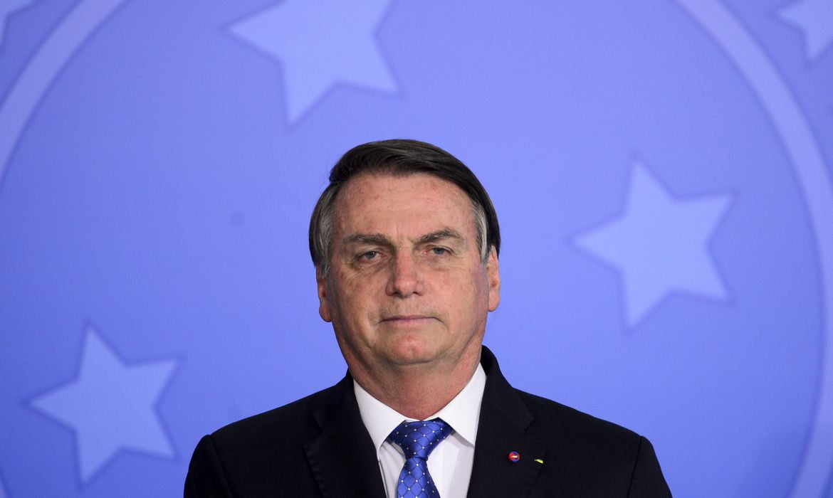 Bolsonaro diz que governo federal não comprará vacina CoronaVac 2