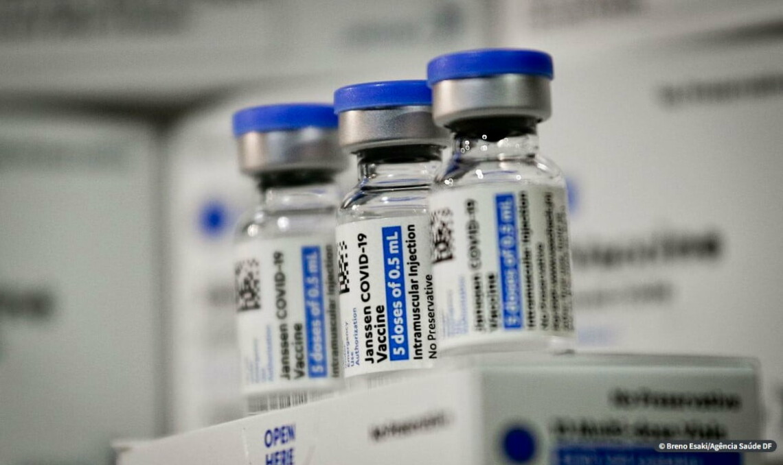 Brasil recebe 1 milhão de doses da vacina Janssen 2