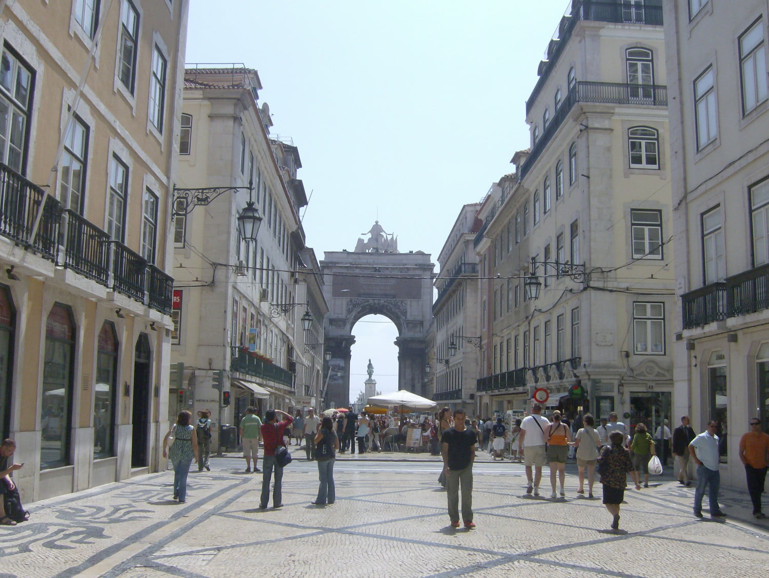 COVID-19 : Lisboa junta-se ao resto do país no desconfinamento alargado