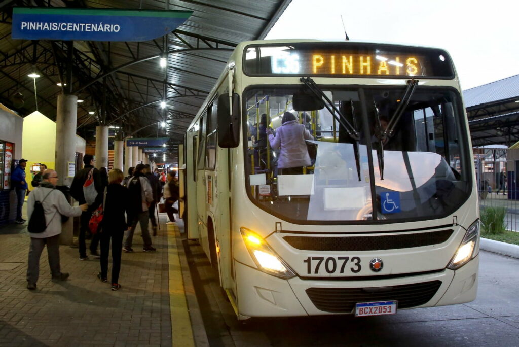 CURITIBA: Mudanças no transporte melhoram a vida de 500 mil pessoas