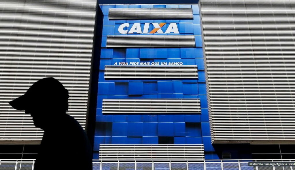 Caixa paga hoje auxílio emergencial a nascidos em agosto
                
                    Benefício varia de R$ 150 a R$ 375, dependendo da família