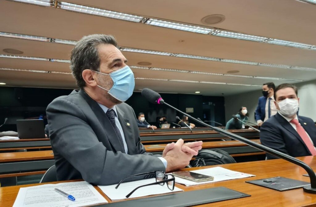 Câmara dos Deputados aprova Lei que permite quebra de patente de vacinas e medicamentos