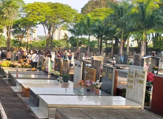 Começam os preparativos no Cemitério Municipal de Maringá para o Finados