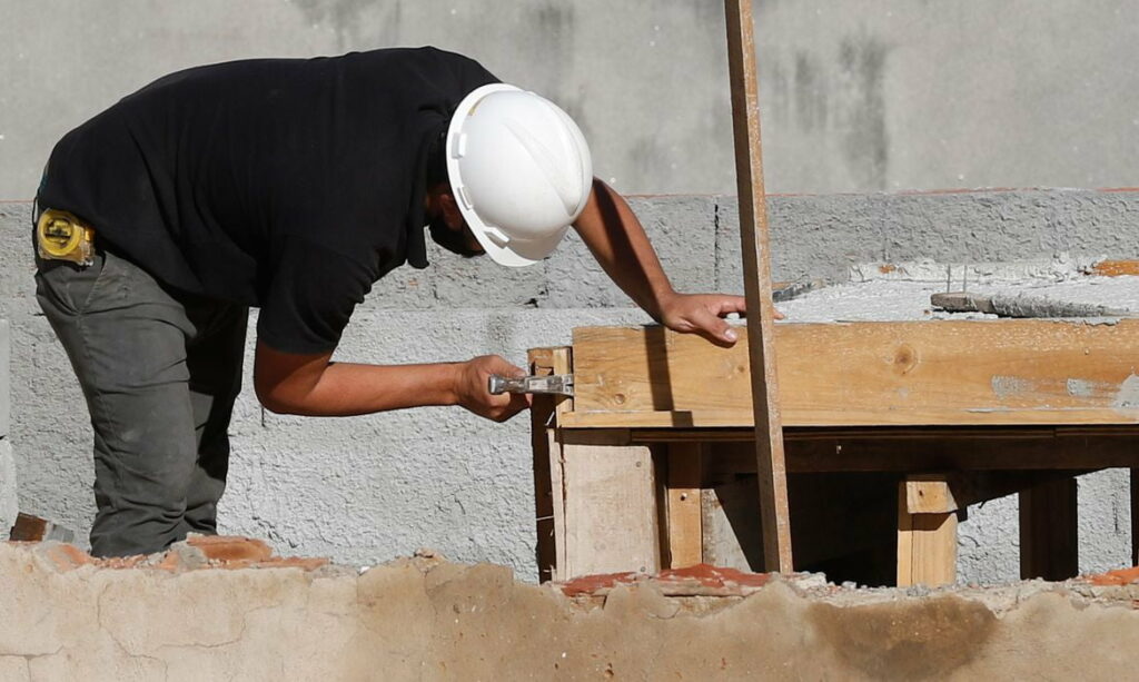 Construção civil tem inflação de 1,89% em julho, diz IBGE 2