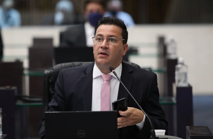 Deputado Arilson do PT  defende reajuste de 6,39% aos servidores em janeiro