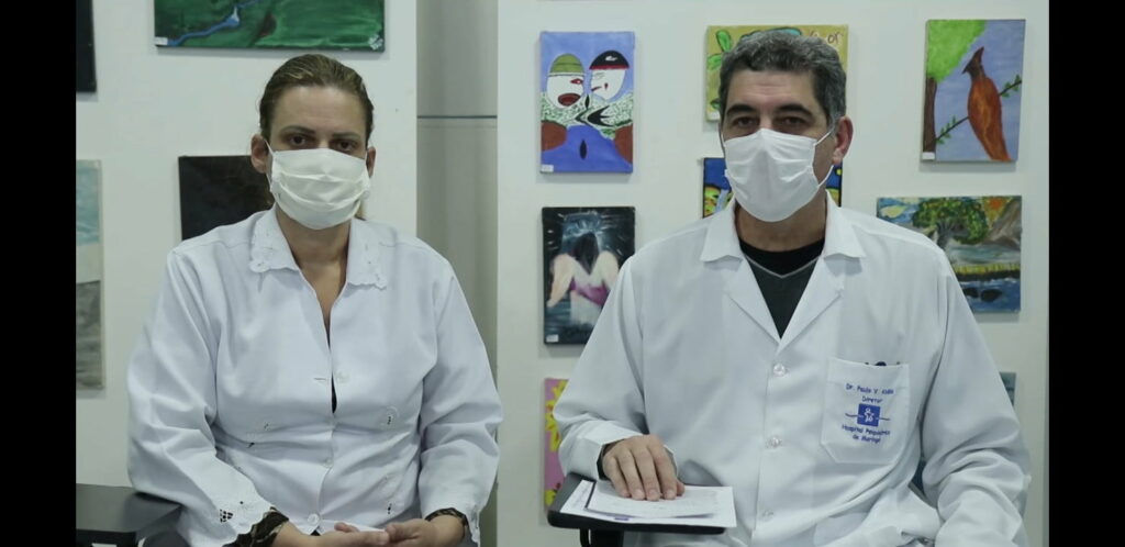 Diretor do Hospital Psiquiátrico de Maringá fala sobre os casos de Coronavírus na estrutura. Veja o vídeo
                
                    Em vídeo, Paulo Vecchi Abdala, diretor clínico do HPM e a infectologista Dra. Ana Cristina Gurgel, explicam as medidas tomadas pelo hospital para conter a transmissão do vírus na estrutura hospitalar