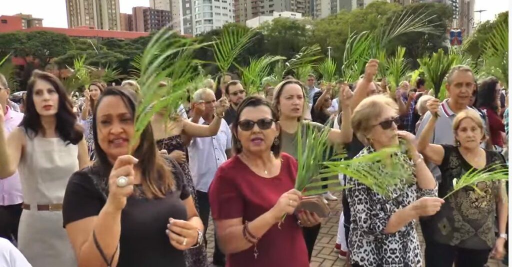 Domingo de Ramos é dia da Coleta da Solidariedade
                
                    Veja a mensagem do Arcebispo Dom Severino Clasen e do Padre Emerson