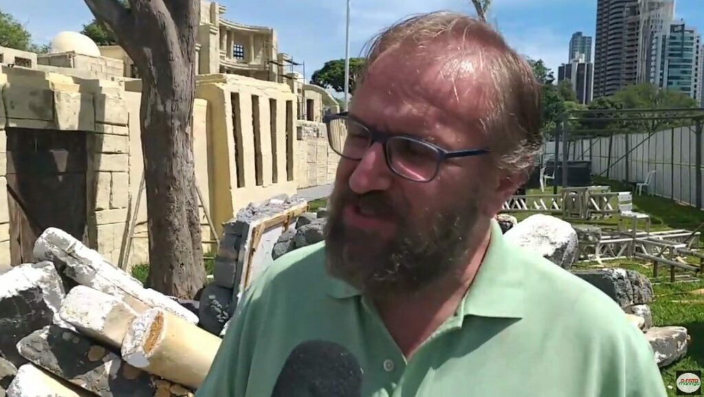 É HOJE:  Encenação da Paixão de Cristo acontece as 20h na Praça da Catedral de Maringá