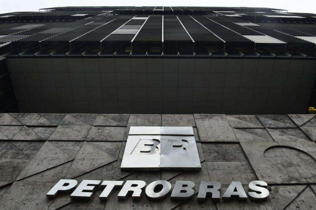 ECONOMIA: Petrobras assina contrato de venda da Liquigás por R$ 3,7 bi