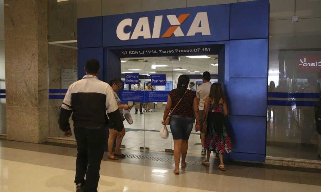 ECONOMIA: Saque de auxílio emergencial começa a ser liberado hoje
                
                    Caixa já creditou até ontem R$ 26,2 bi para 37,2 milhões de pessoas