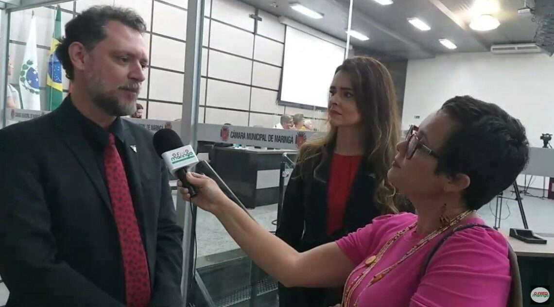 ELEIÇÕES REITORIA UEM: Candidatos da Chapa 2 - Coragem Para Mudar, falam de suas propostas à frente à Universidade
                
                    O candidato a Reitor professor Leandro Vanalli e sua vice, professora Gisele Mendes participaram na tarde desta sexta-feira (15) de um encontro promovido pela Comissão de Educação da Câmara Municipal