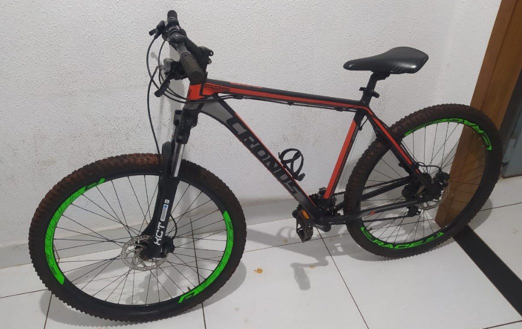 Em Maringá (PR), PM encaminha duas pessoas por crimes diversos e recupera bicicleta furtada, em ocorrências diferentes