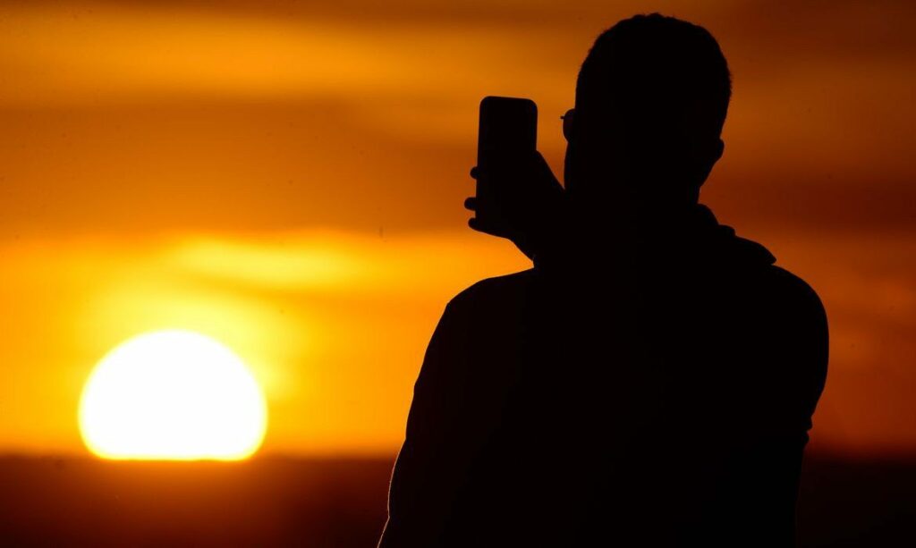 Excessos durante o verão podem causar problemas circulatórios
                
                    Doenças vasculares aumentam em 30% no clima quente