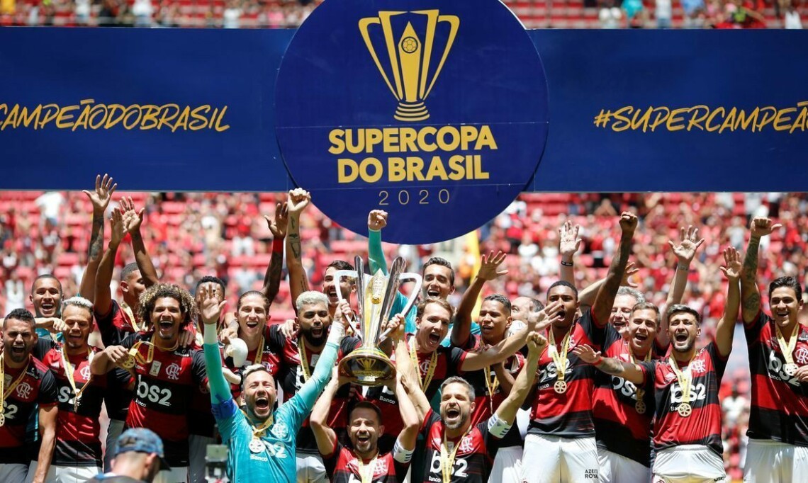 Flamengo inicia 2020 com título da Supercopa do Brasil
                
                    Equipe carioca derrota Athletico-PR por 3 a 0