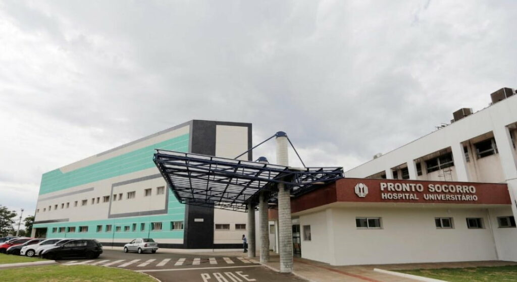 HU de Londrina recebe R$ 300 mil em emendas do deputado Enio Verri
                
                    Recursos federais repassados em meio a pandemia serão utilizados para ampliar o parque tecnológico do hospital, que é referência em alta complexidade para a Covid-19