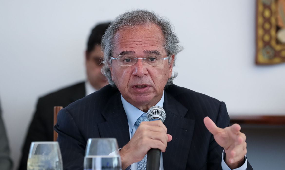 “Jamais esteve sob análise privatizar o SUS”, diz Guedes 2