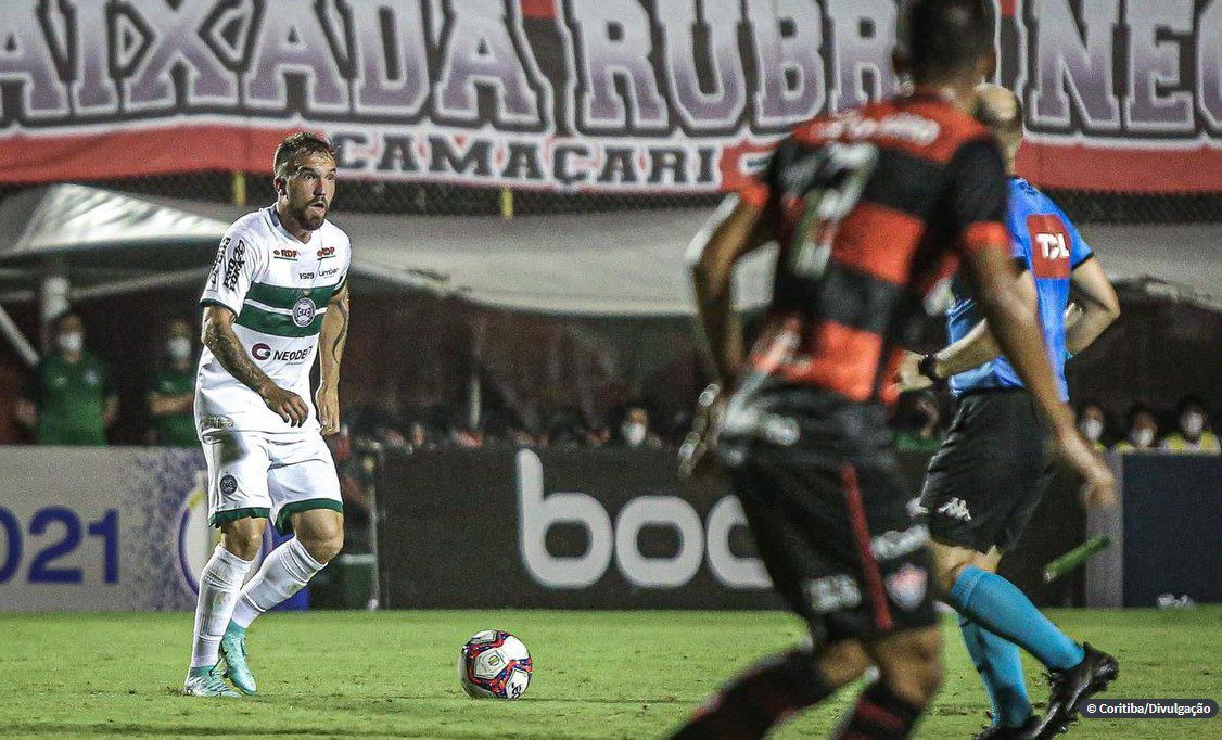 Líder Coritiba fica no 0 a 0 com o Vitória na Série B
                
                    Ponte Preta derrota Operário no estádio Germano Krüger