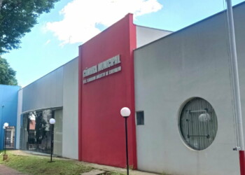 MANDAGUARI: Comissões da Câmara pedem correções no projeto da LOA do município 
                
                    Para vereadores "há inconsistências"