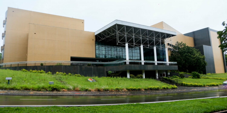 MARINGÁ : Teatro Calil Haddad abre licitação para contratar bar café