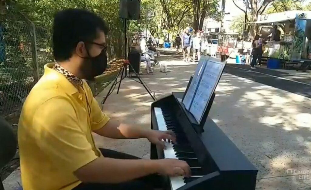 MÊS DA MÚSICA: Hoje (8) à noite tem show online com o grupo Duo Sonoroso
                
                    Veja as imagens da apresentação de piano no Parque do Ingá