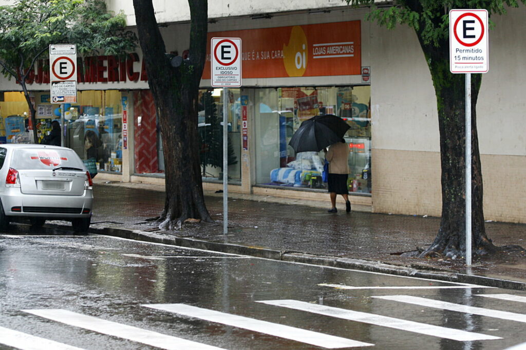 MPPR expede recomendação para garantir que famílias de pessoas autistas tenham direito a vaga especial de estacionamento em Maringá