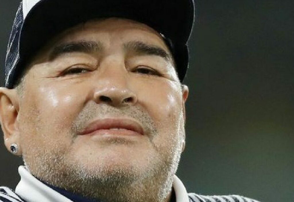 Maradona luta contra a abstinência no hospital 
                
                    Ex-craque está sedado para facilitar o processo de desintoxicação