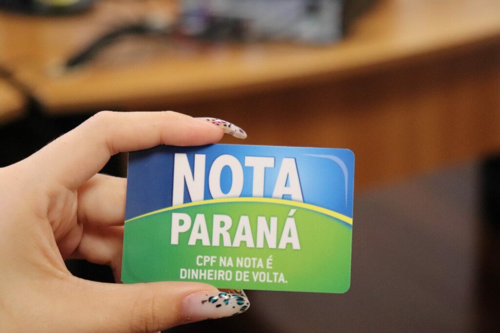 Maringaense fatura R$ 200 mil no Nota Paraná 
                
                    Nova milionária do Programa é de Cambé