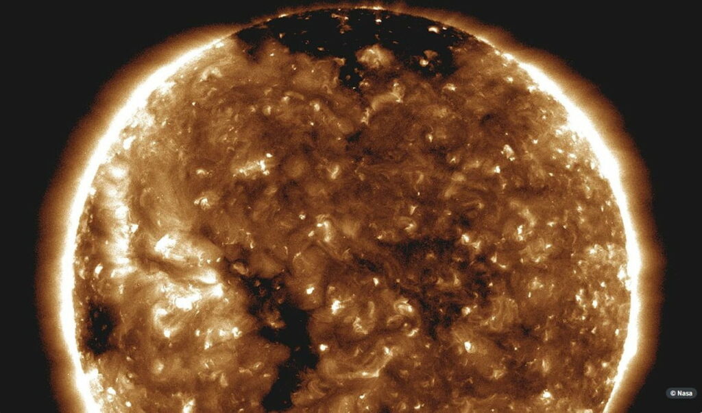 Nasa entra na coroa solar pela primeira vez 2