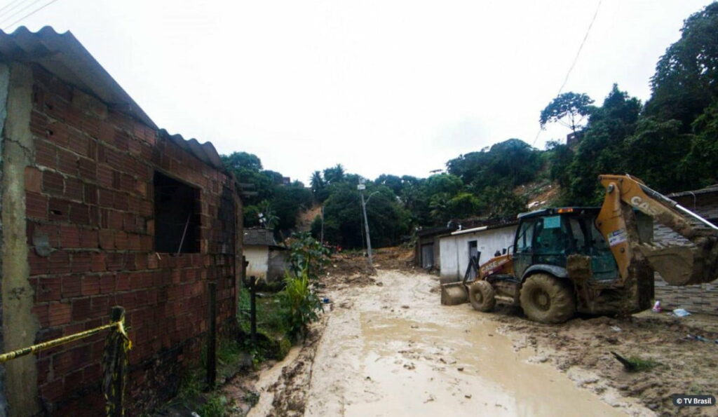 Número de mortos por chuvas em Pernambuco sobe para 120