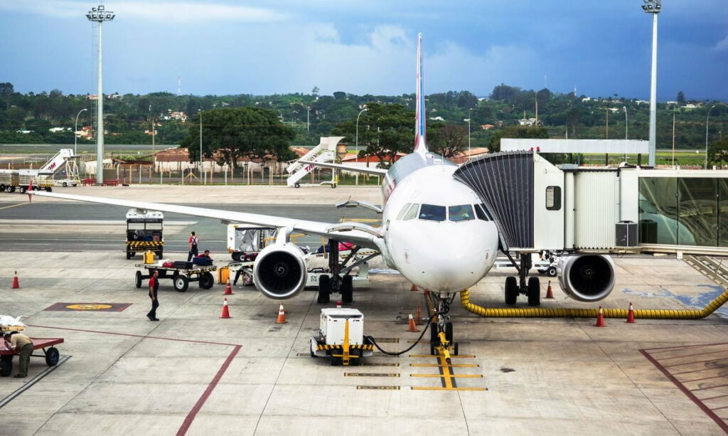 PANDEMIA: Aviões de passageiros poderão transportar pacientes com covid-19