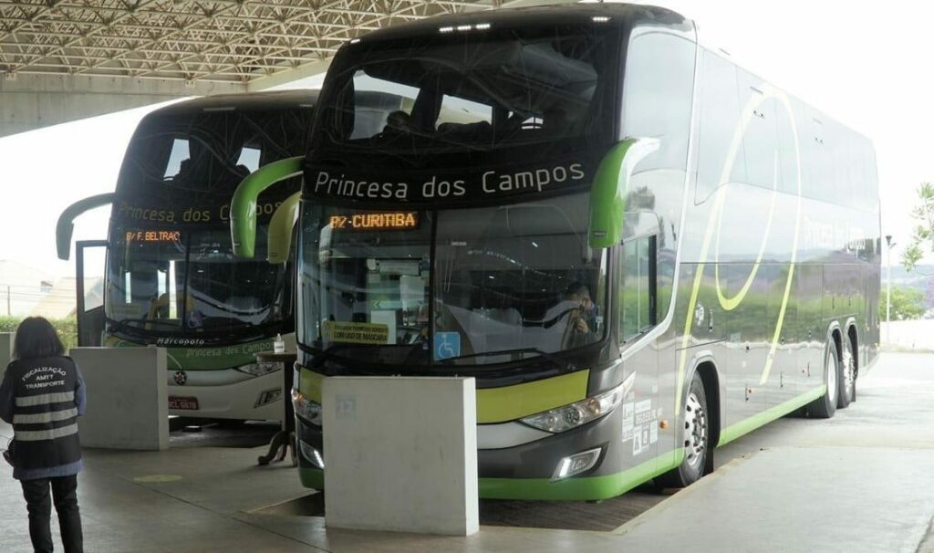 PARANÁ : Passagens de ônibus intermunicipais serão reajustadas nesta terça
                
                    Reajuste de 2,58% vale a partir de 01 de dezembro para todas as linhas intermunicipais metropolitanas e rodoviárias outorgadas pelo DER/PR. Decisão não afeta as linhas administradas pela Comec.