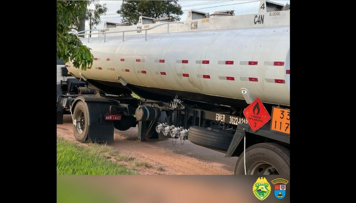 PM apreende 20 mil litros de combustível ilegal 
                
                    A apreensão aconteceu na segunda, 22,  durante uma Operação no Posto Rodoviário de Cruzeiro do Oeste