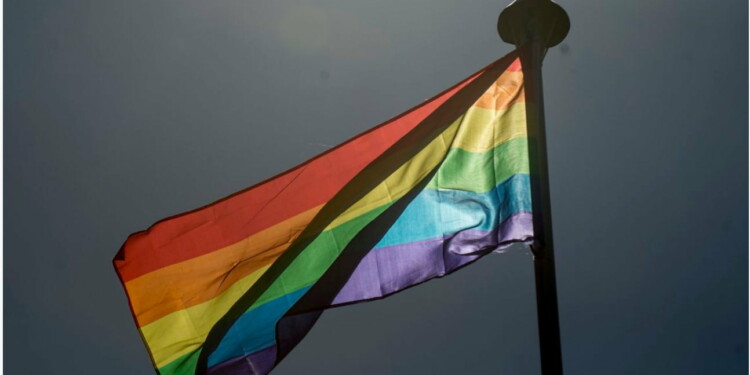 Parada do Orgulho LGBT+: gasto médio do turista aumentou 15% em 2022