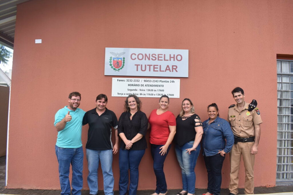 Prefeito de Marialva acompanha início das atividades dos novos conselheiros tutelares
                
                    Prefeito de Marialva confere início das atividades dos novos conselheiros tutelares